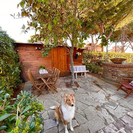 Suite Follonica Beach Bagian luar foto